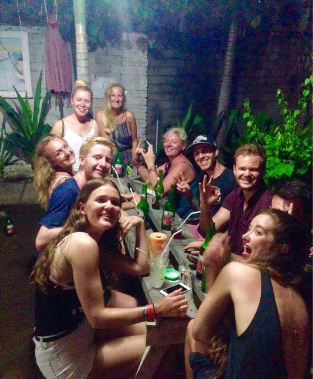 Good For Ya Knee Hostel & Bungalows (Adults Only) Gili Trawangan Exterior foto